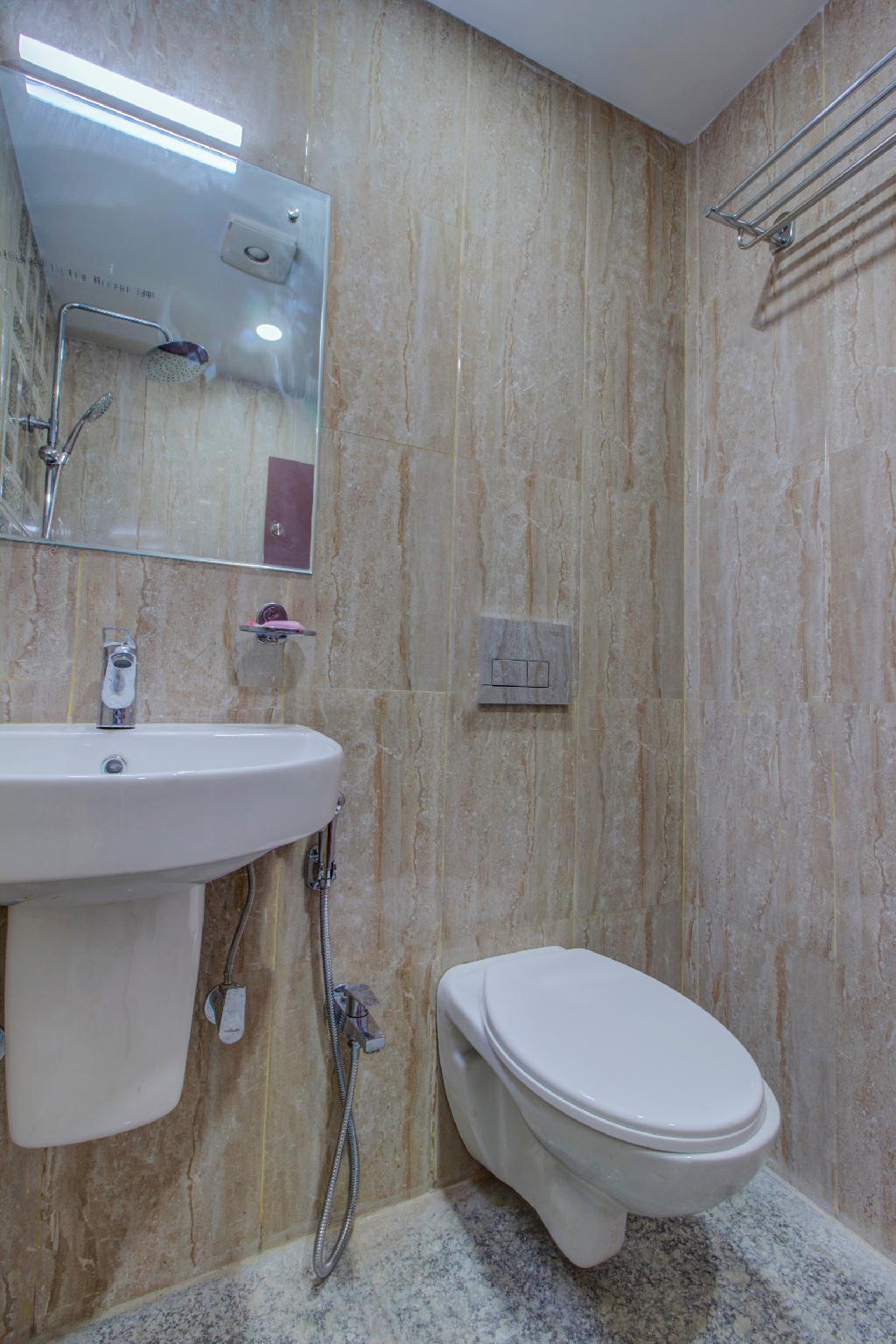 Oyo 16871 Anant Home Stay 17/18