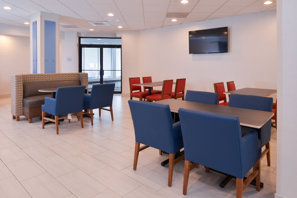 Holiday Inn Express Towson Baltimore North 53/63