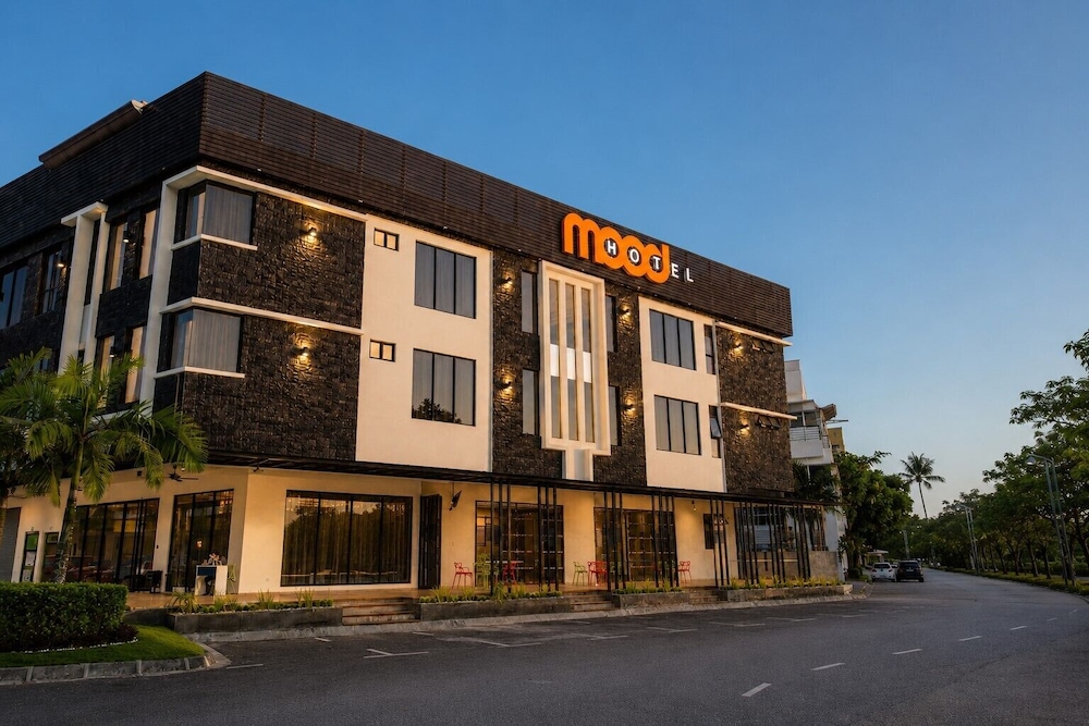 Mood Hotel 5/71