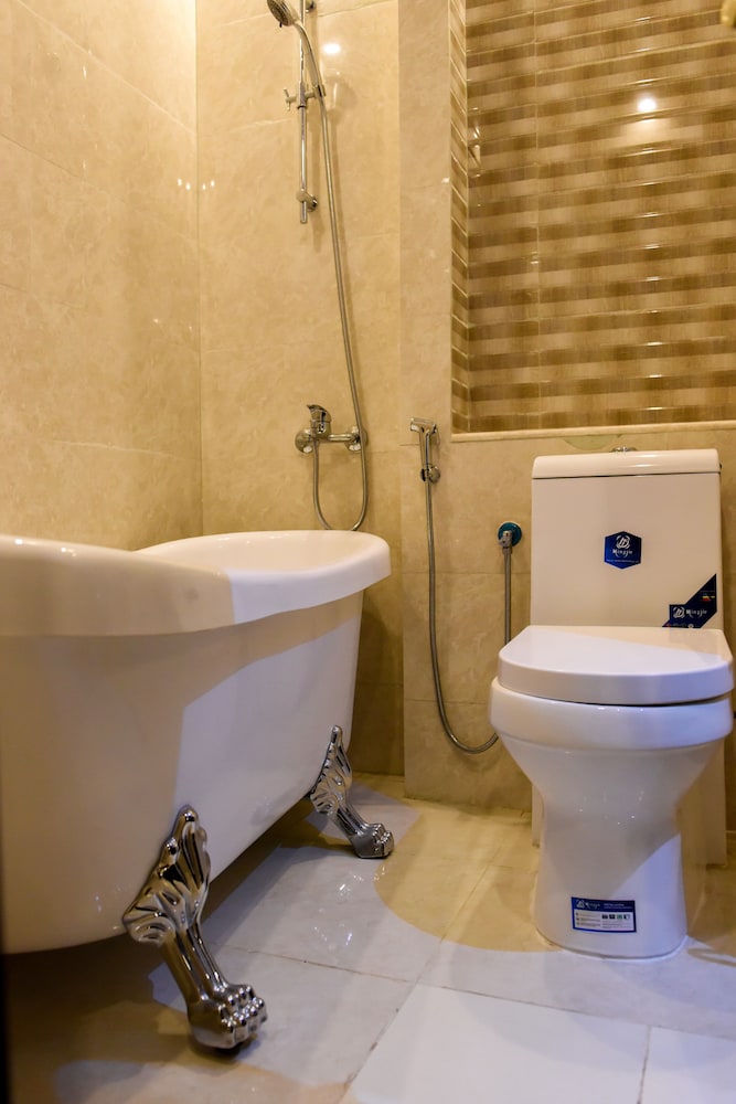 فندق اللوتس(Lotus Hotel) 46/47