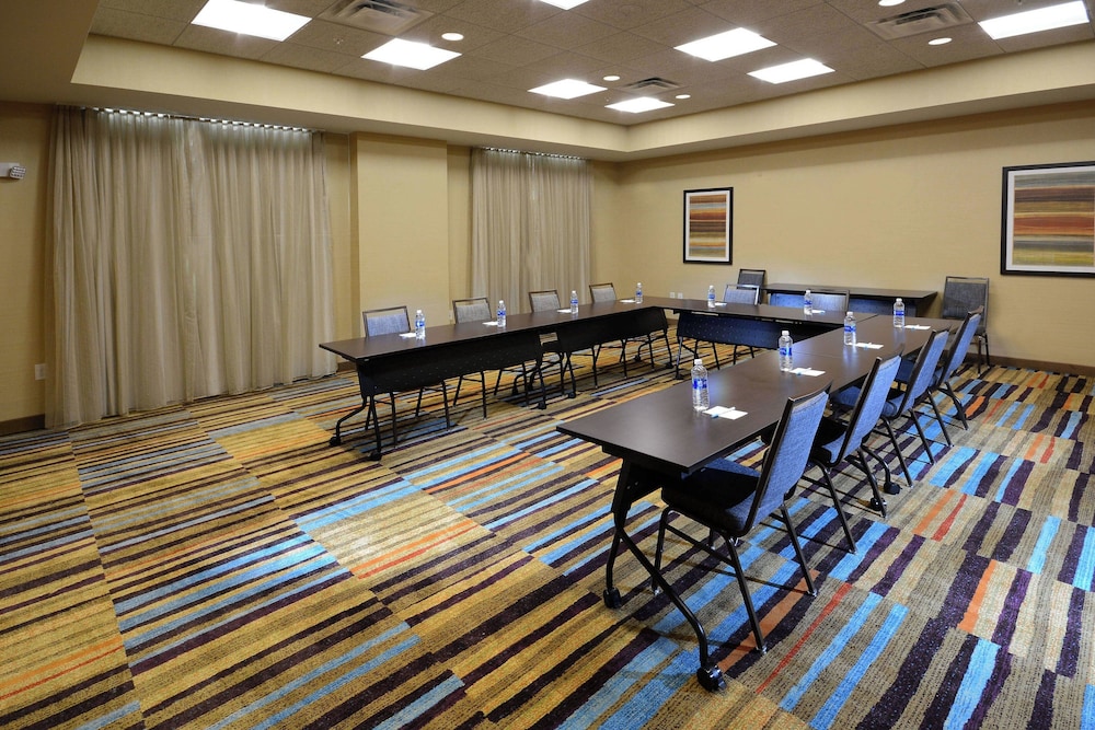 Fairfield Inn & Suites By Marriott Raleigh Capital Blvd./I-540 38/49