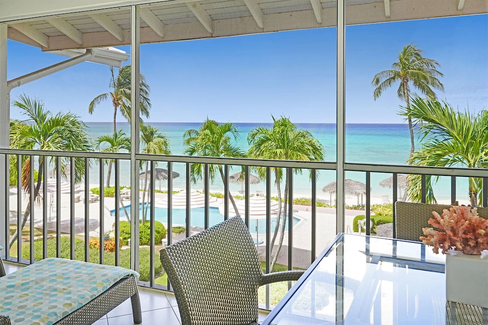 Aqua Bay Club Luxury Condos 30/50
