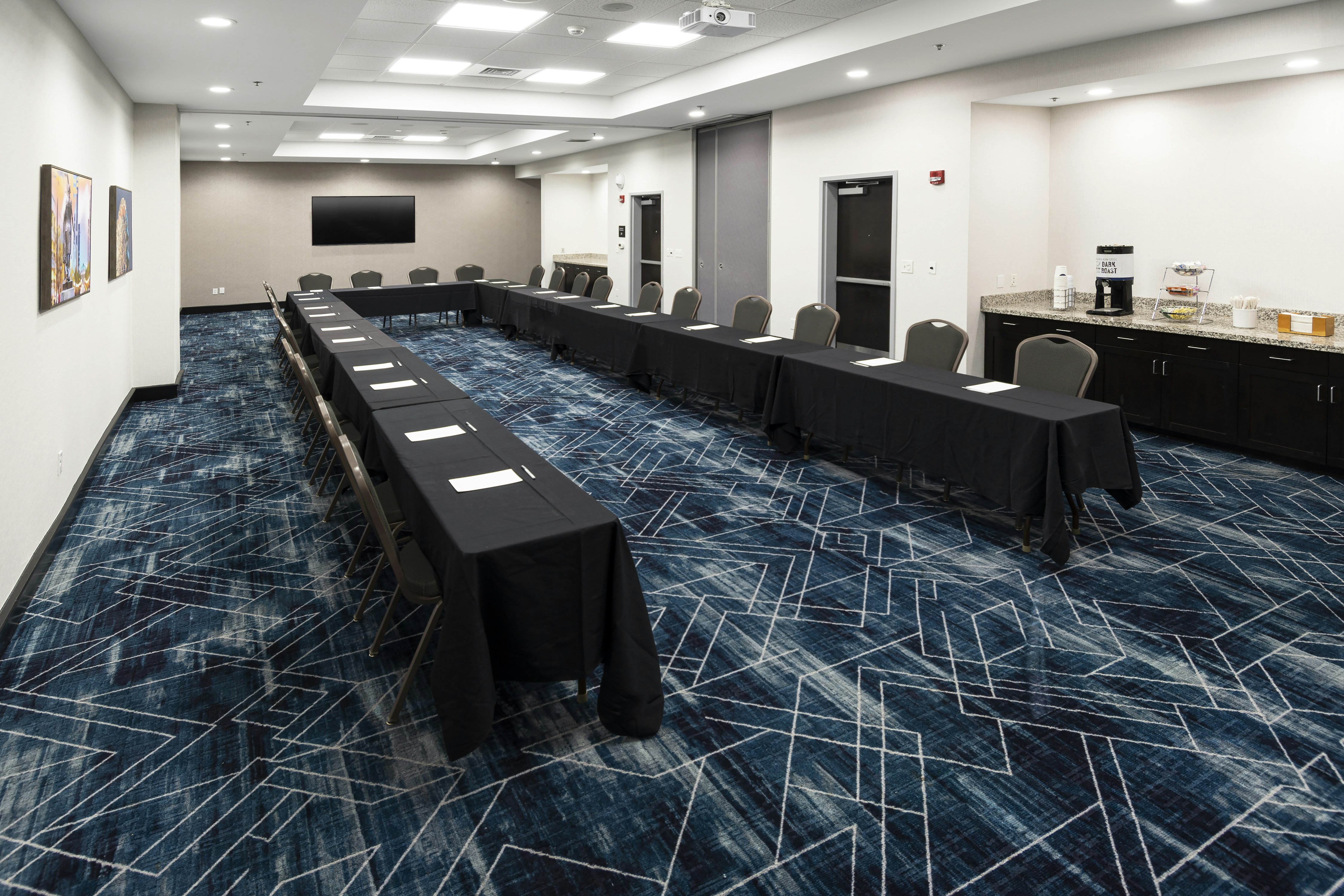 Hampton Inn and Suites Raleigh Downtown 64/75