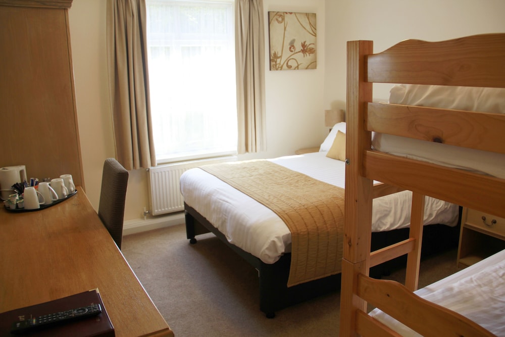 Exeter Court Hotel 24/66