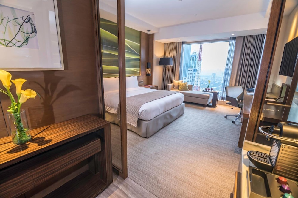 Marco Polo Ortigas Manila 8/57