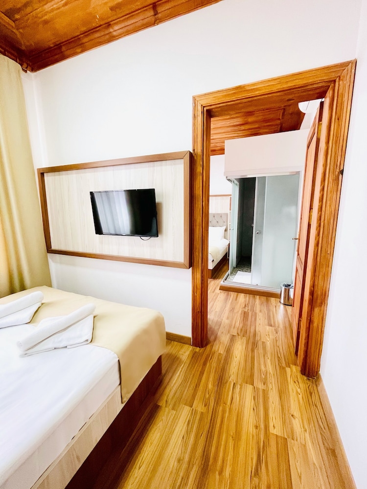 Qonaq Hotel 4/40