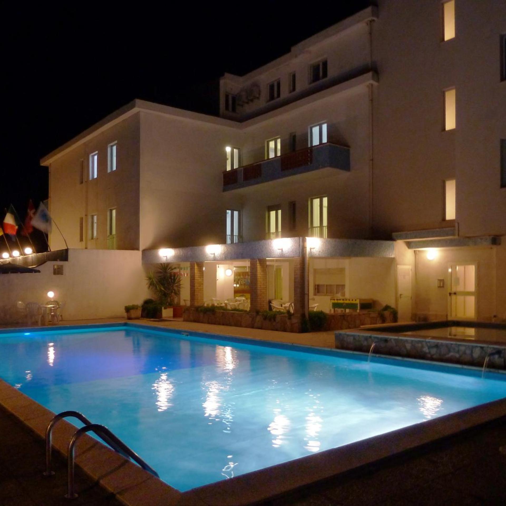 Strand Hotel 5/36