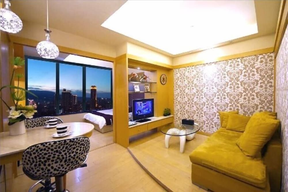 85 Cape Suites 59/74