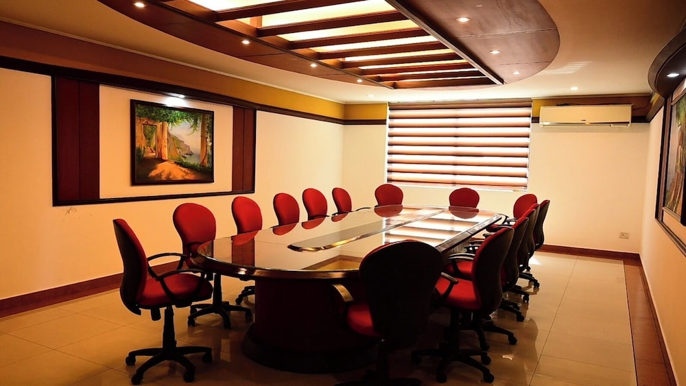 The Mercy Luxury Business Hotel 23/23
