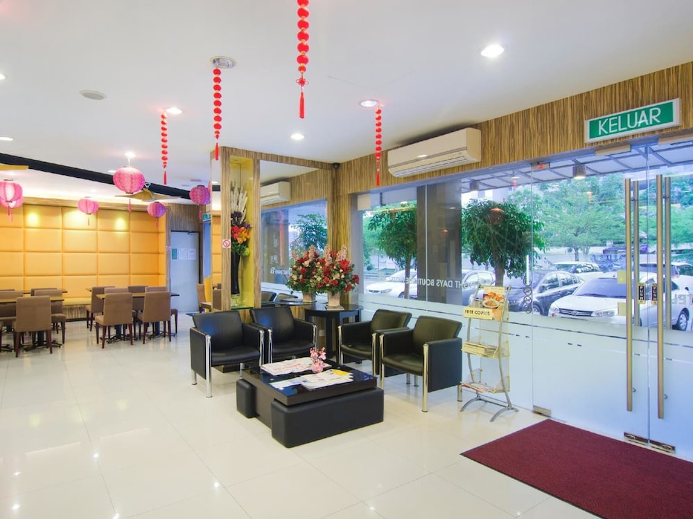 8 Days Boutique Hotel Mount Austin 8/57