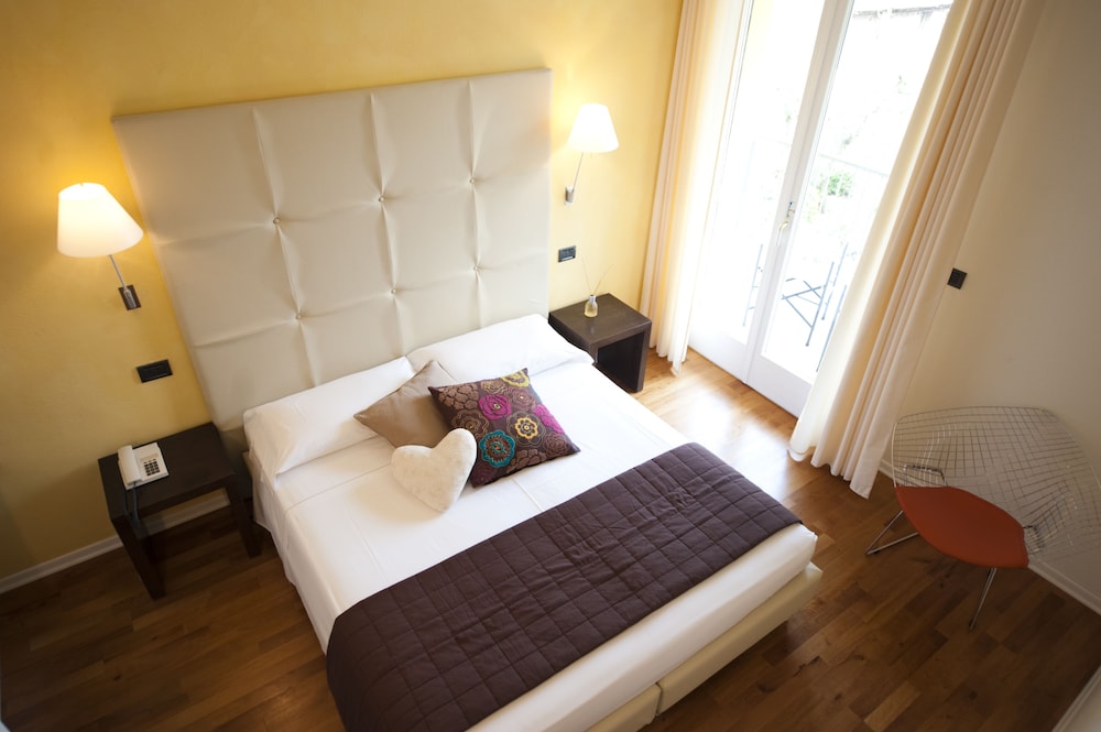 Hotel Meridiana 27/76