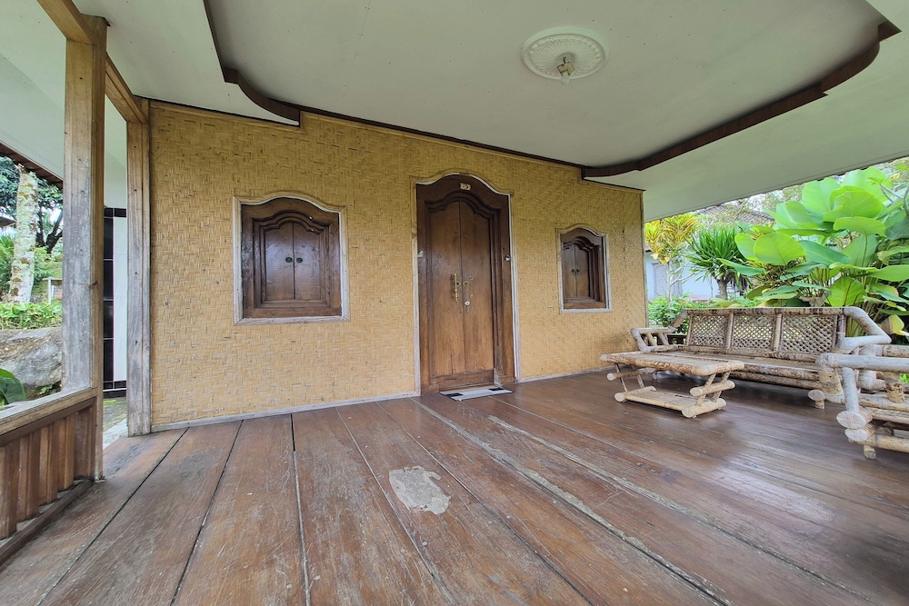 Mulia Garden Bungalows 8/50
