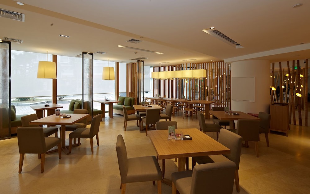 Hilton Garden Inn Shenzhen Dameisha 60/80