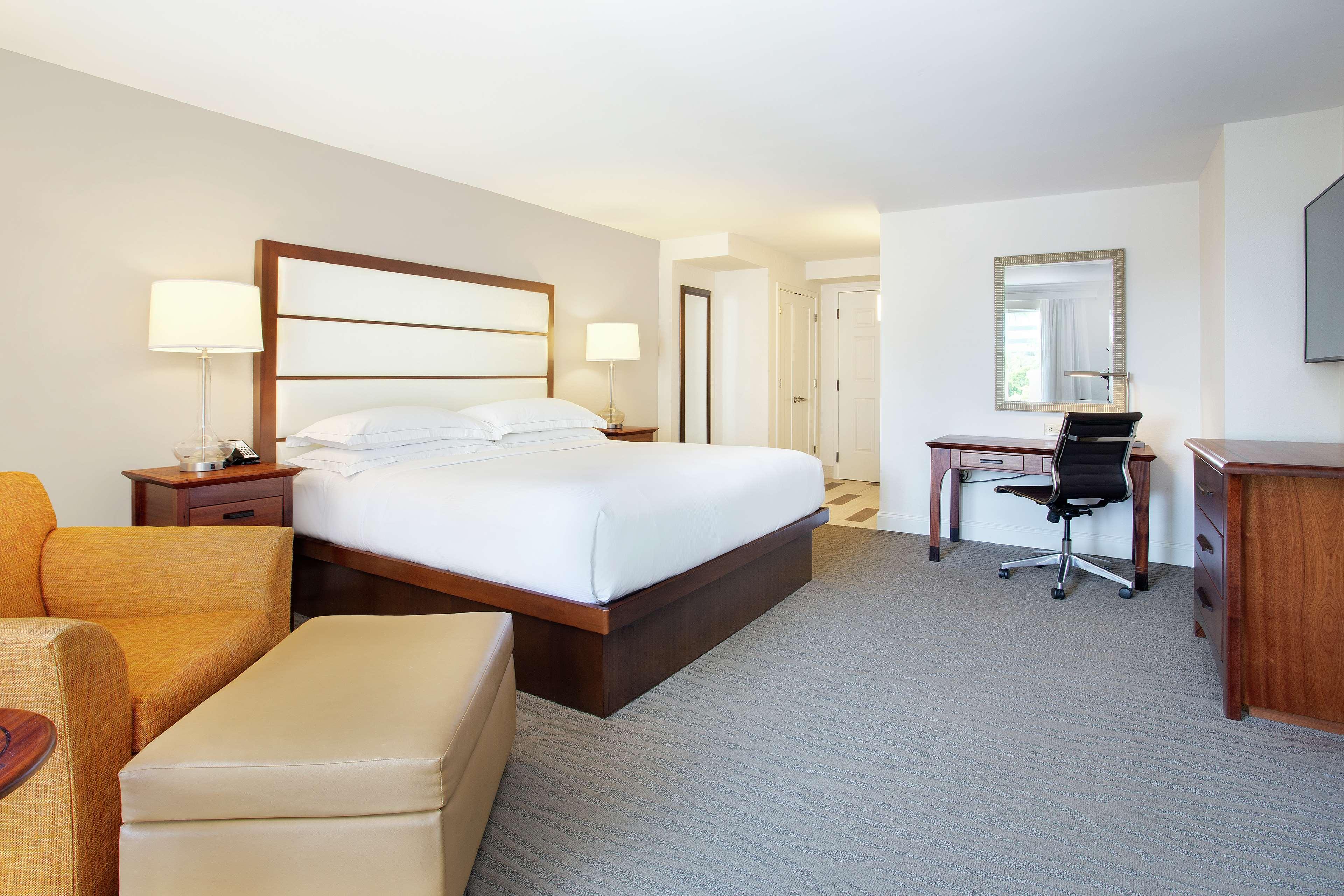 1 BEDROOM, SUITE, SOFA