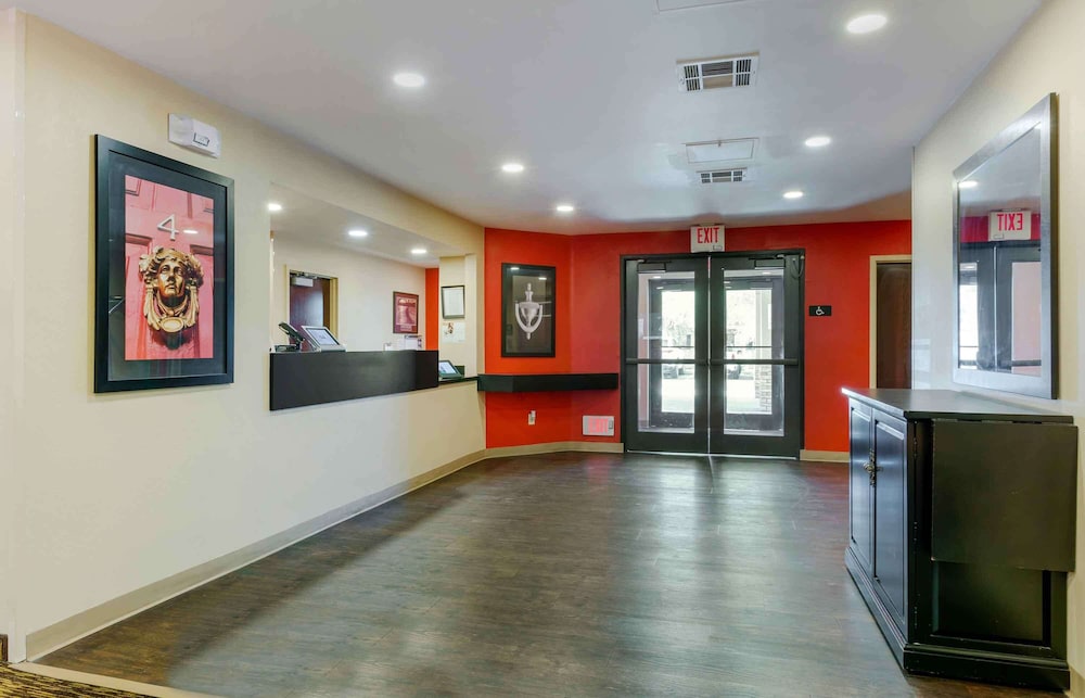 Extended Stay America Suites Phoenix Airport 5/37