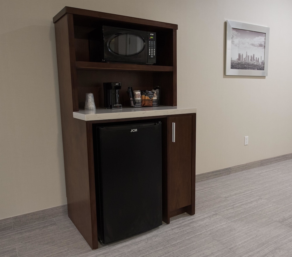 Best Western Plus Gardena Inn & Suites 16/36