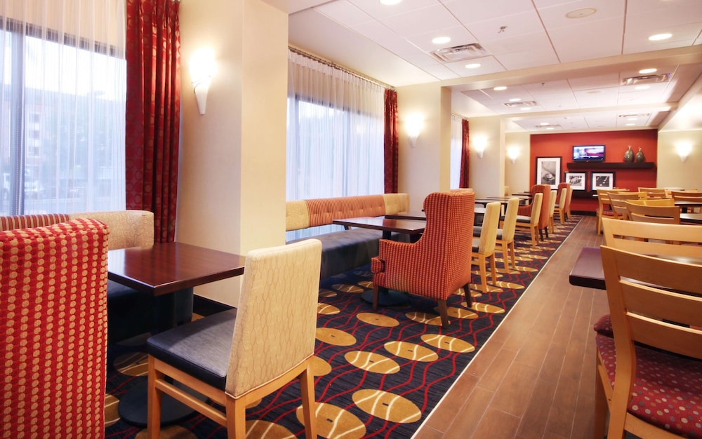 Hampton Inn Champaign/Urbana 50/63