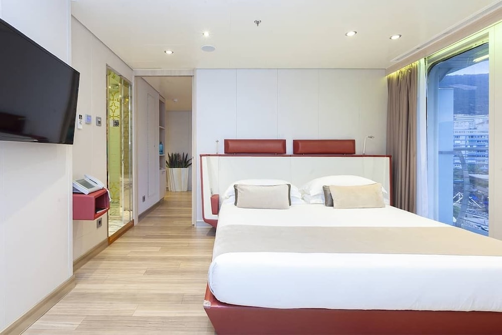 Super, Executive, King Bed