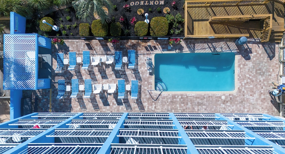 Beach Club At Montego Inn 30/66