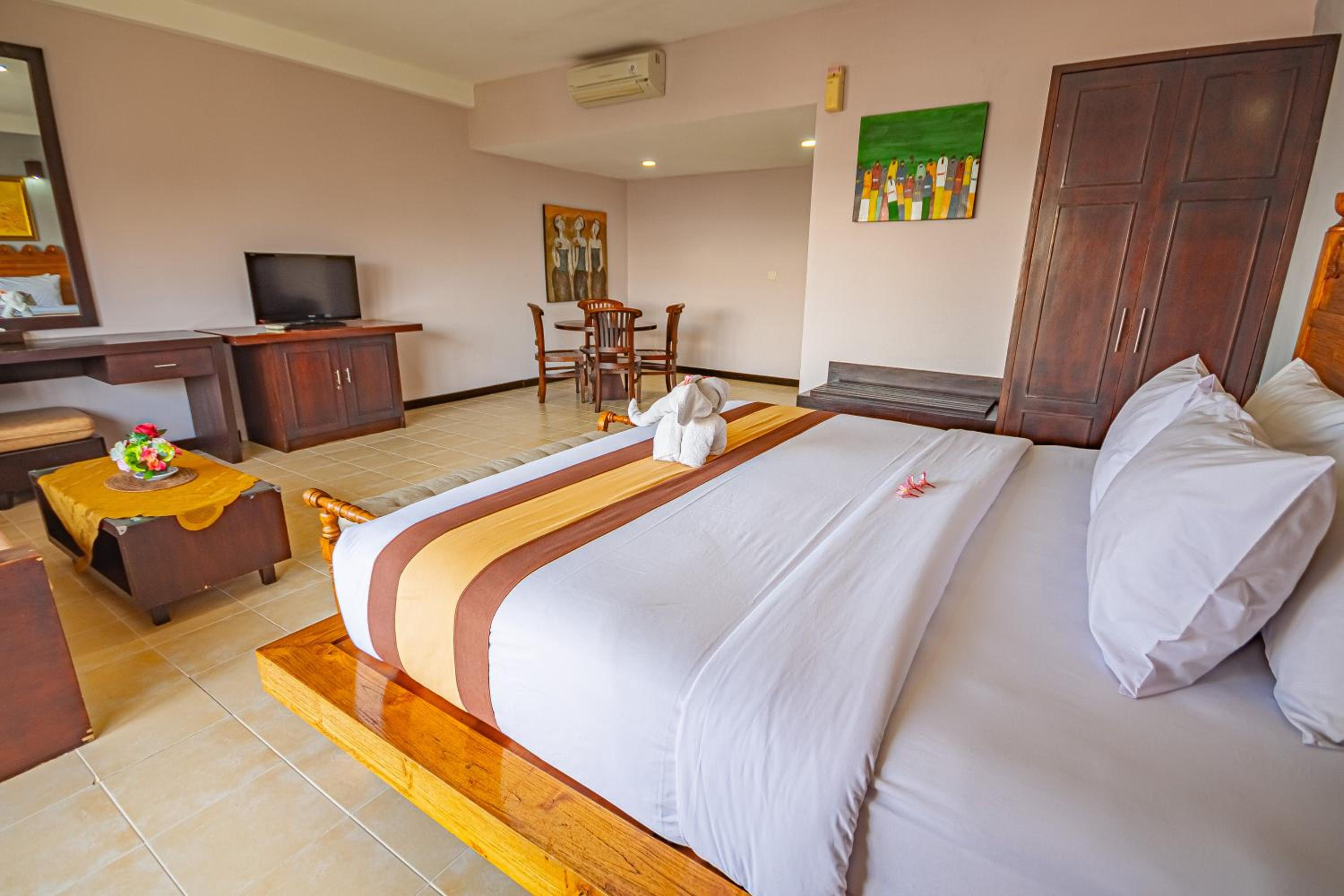 Junior Suite, Double Bed, City View