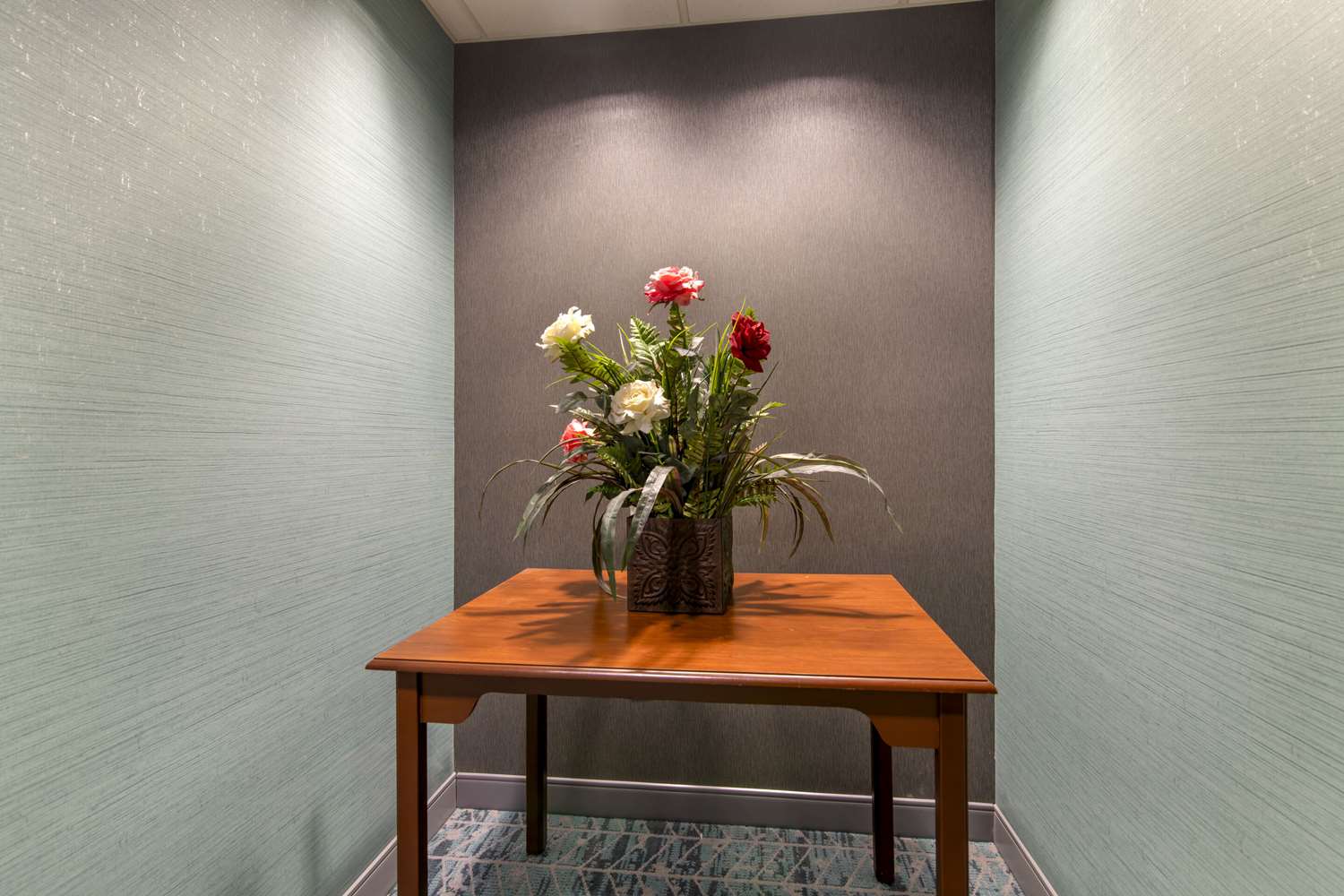 Comfort Inn and Suites Lake George, NY 1/3