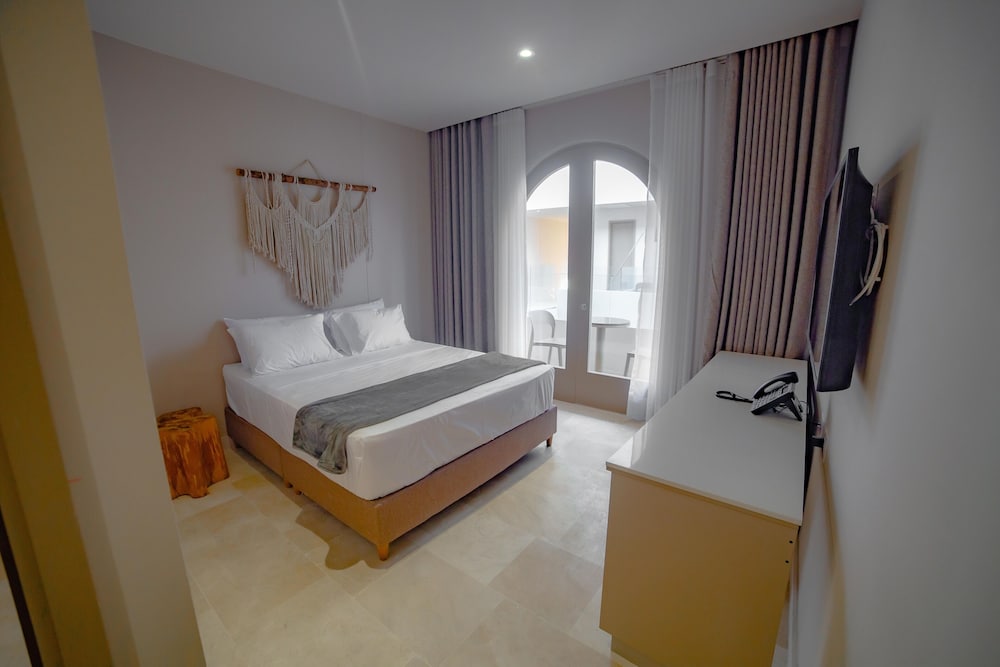 Hotel Loa 16/58