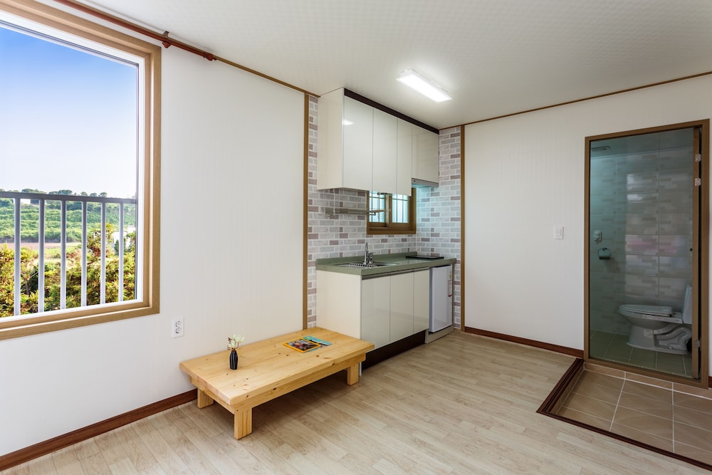 Jeju Wayo Pension 23/45