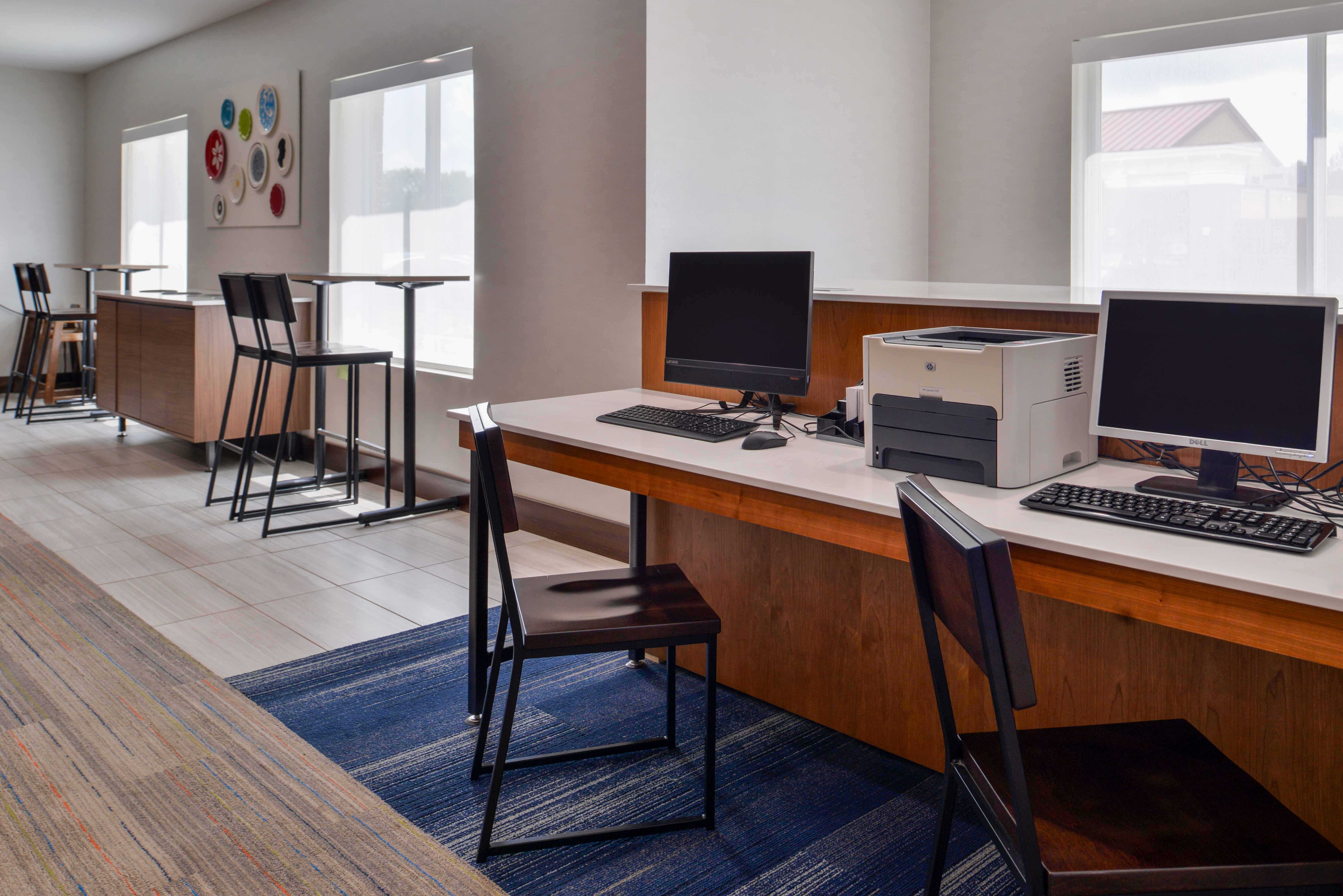 Holiday Inn Express Suites Cincinnati Mason 42/49