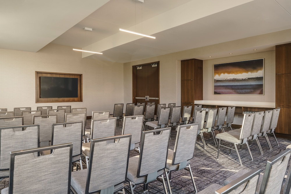 Hyatt Regency Houston/Galleria 57/74