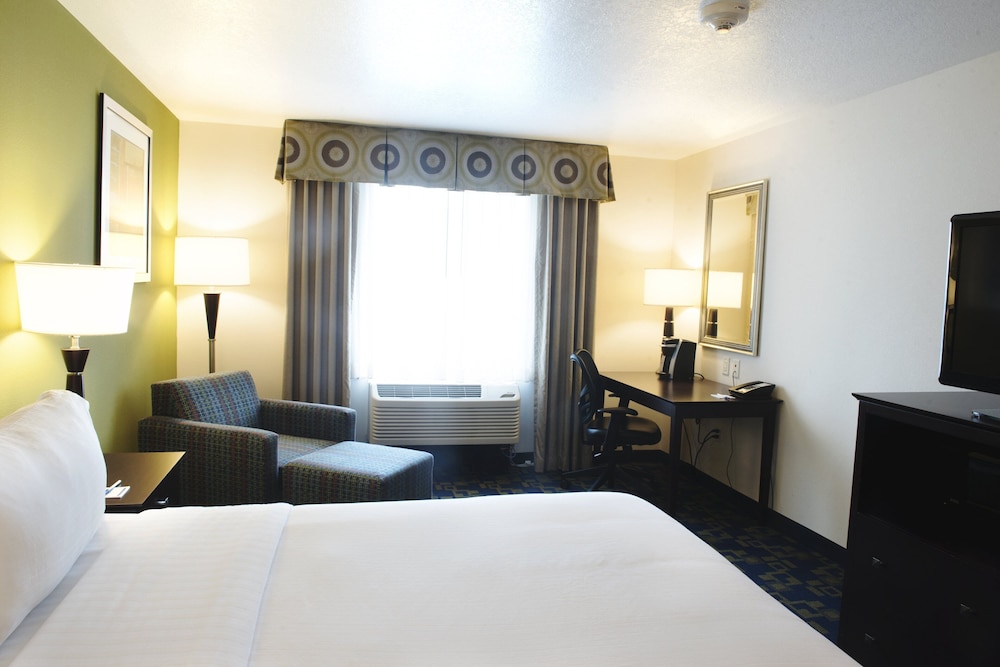 Holiday Inn Express Suites Urbandale Des Moines 21/50