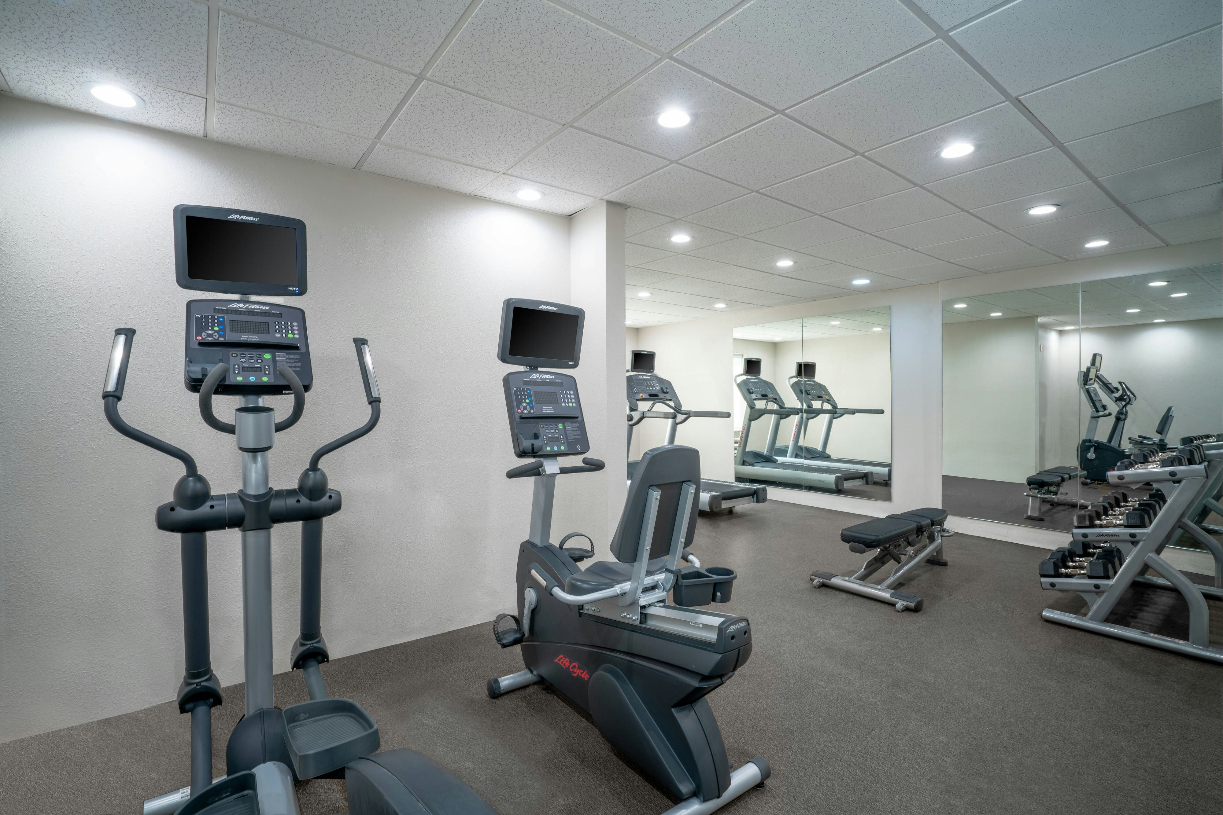 Fairfield Inn Suites Memphis I-240 Perkins 5/10