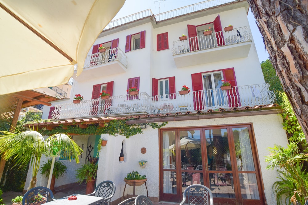 HOTEL VILLA TINA 2/56
