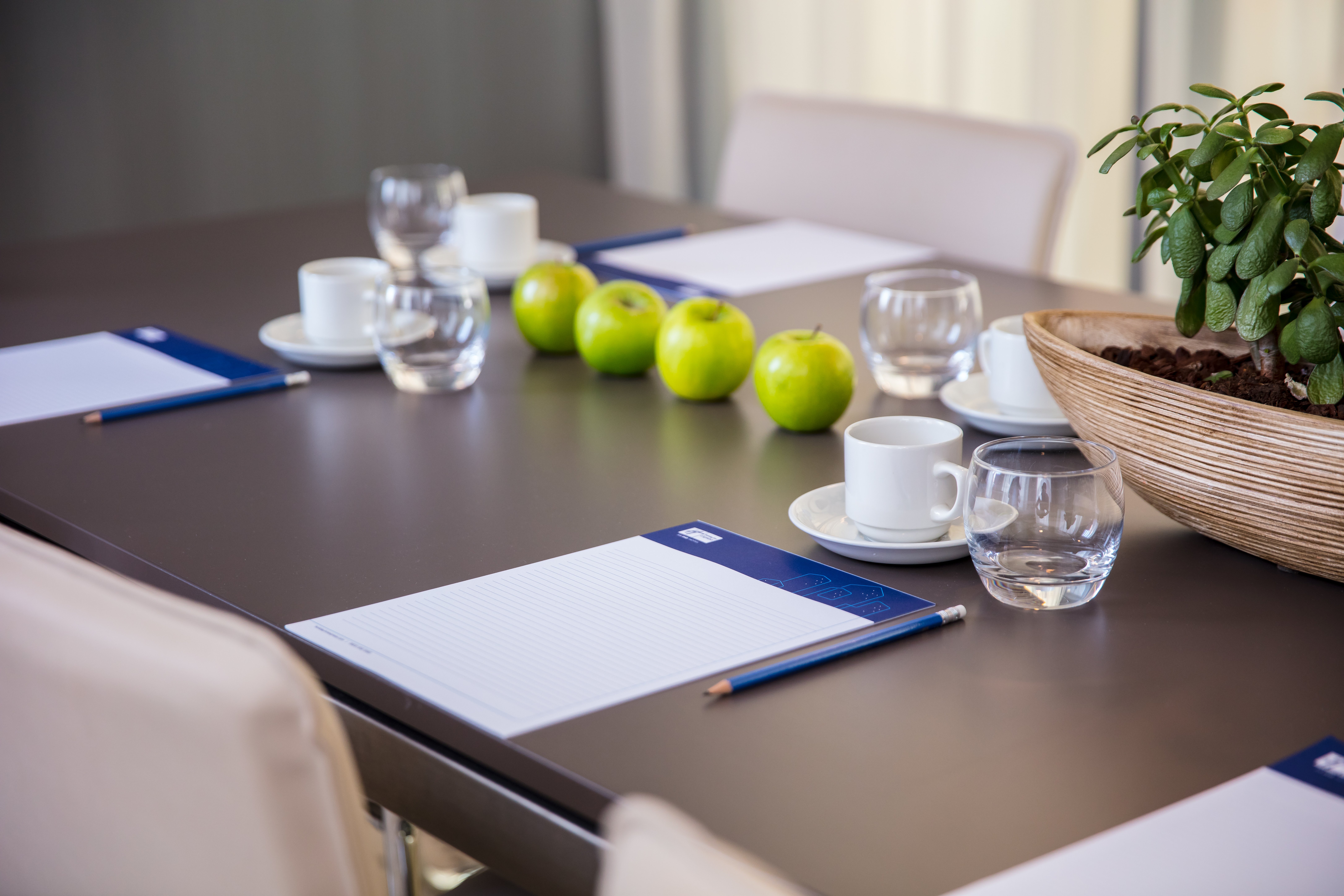 HOLIDAY INN EXPRESS ARNHEM 34/45