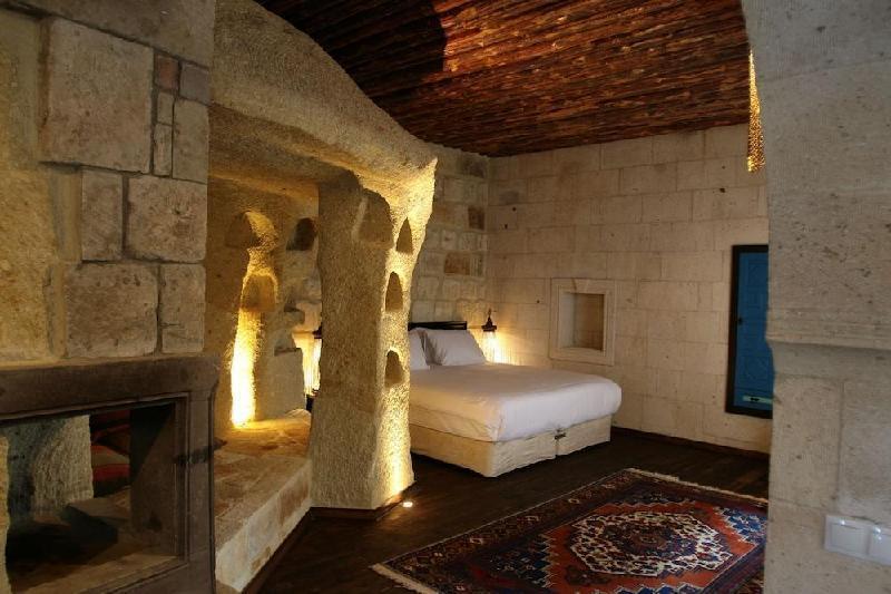 Cave, Deluxe, Triple, 3 Beds