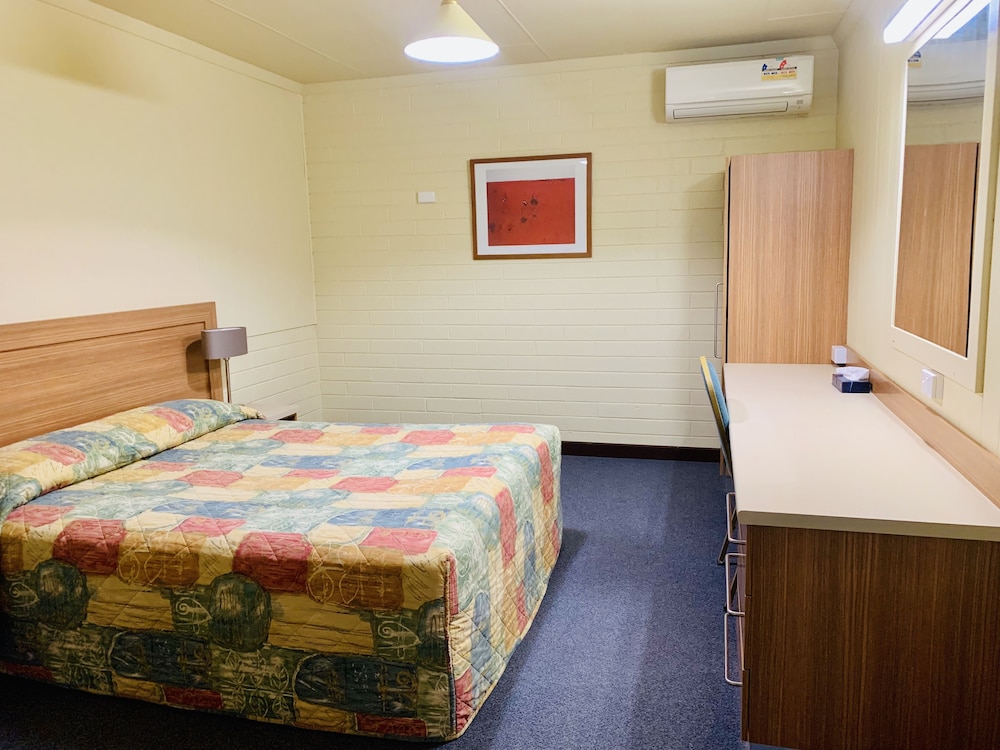 Opal Inn Hotel Motel 24/68