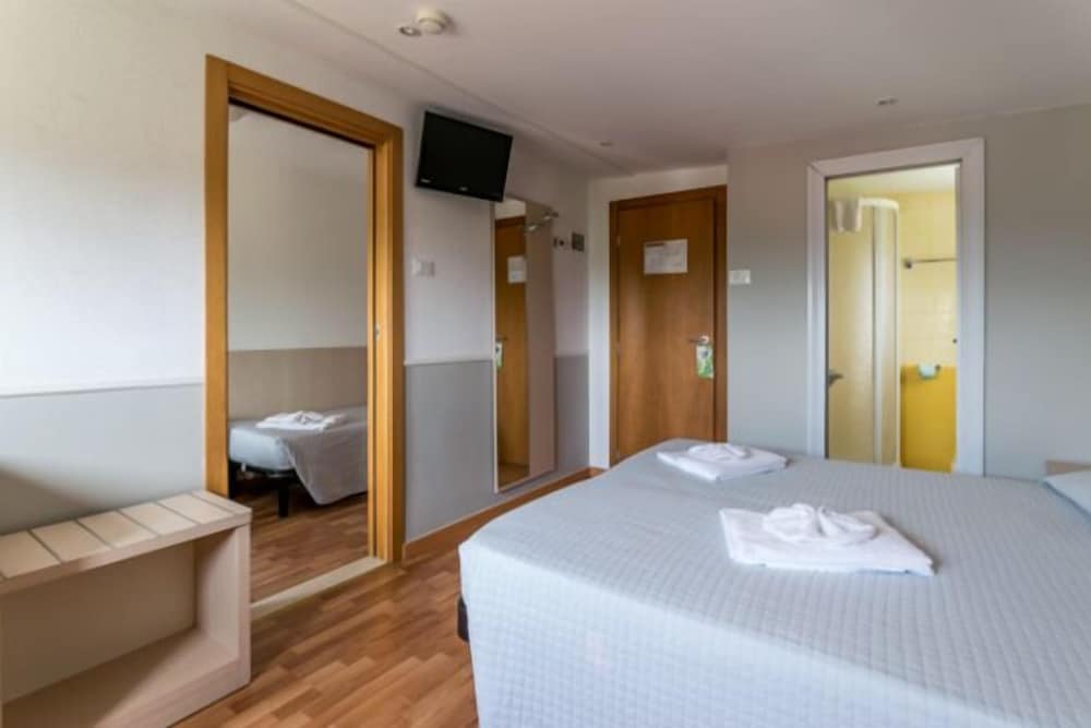 2 BEDROOMS, COMFORT, QUADRUPLE
