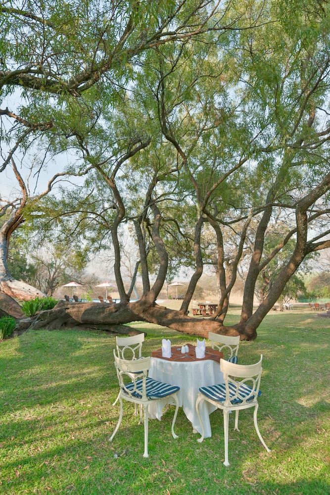 The Venue Country Hotel 55/62