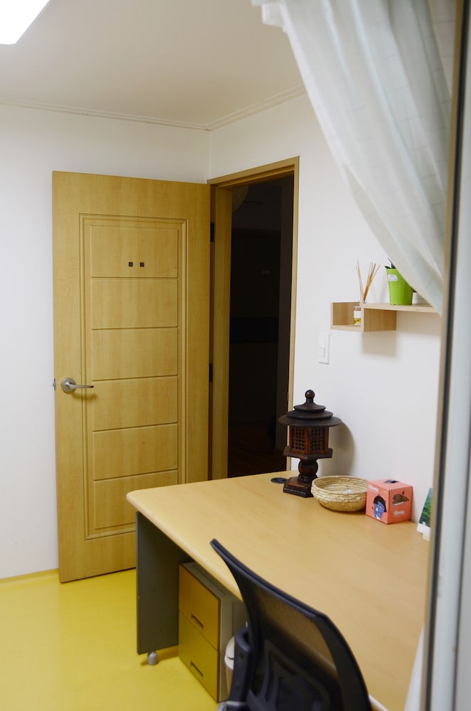Ganderak Guesthouse - Hostel 30/50