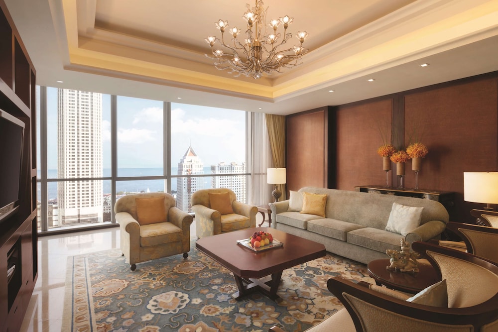 Shangri-La Qingdao 20/50