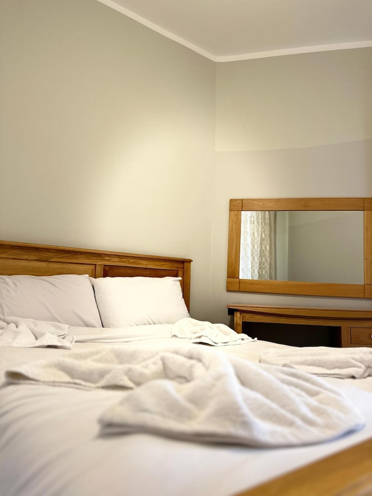 One Bedroom Apartment
