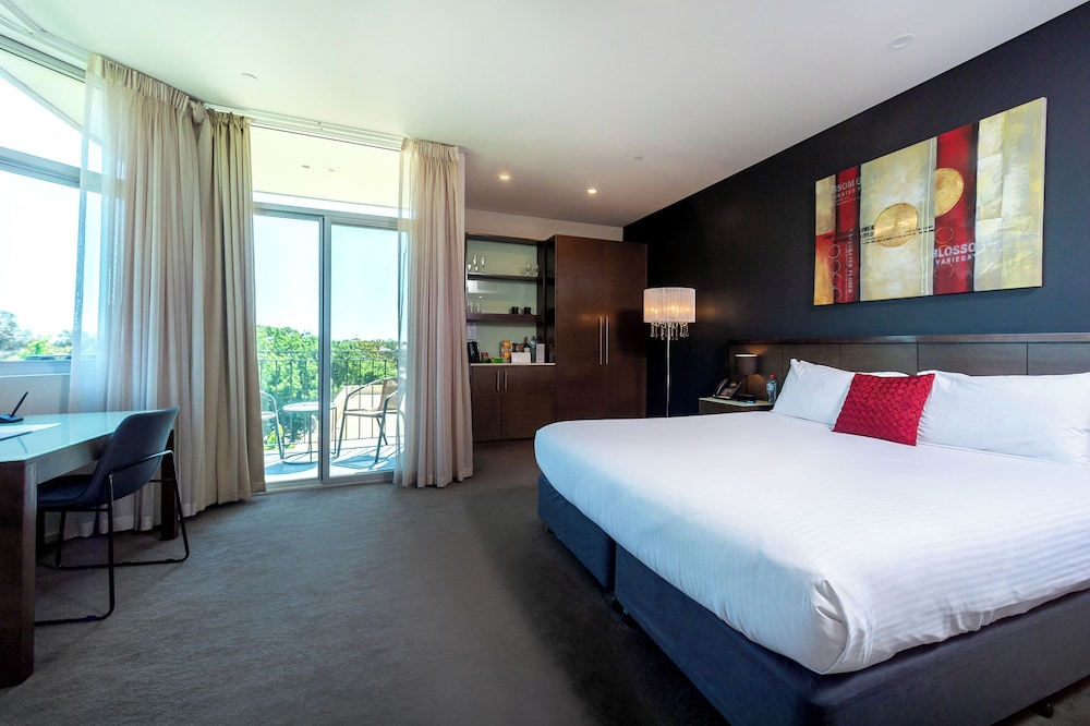SPA, DELUXE, SUITE, BALCONY