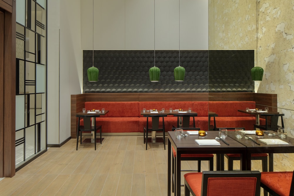 Hyatt Place Dubai Jumeirah Residences 32/50