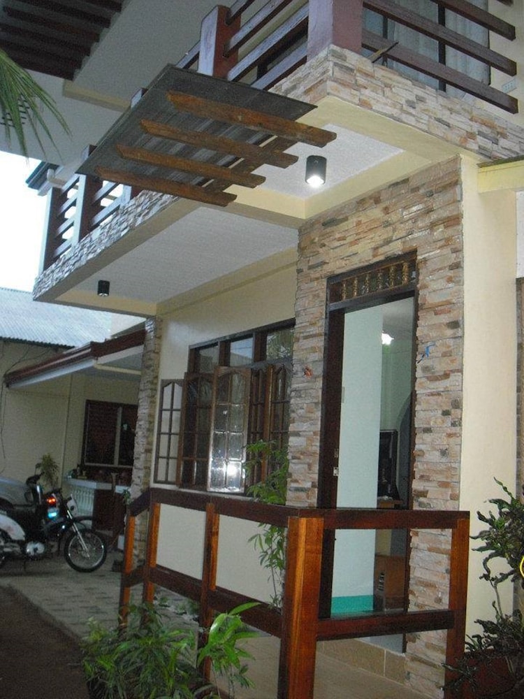 La Casa Teresa Beach Resort 2/30