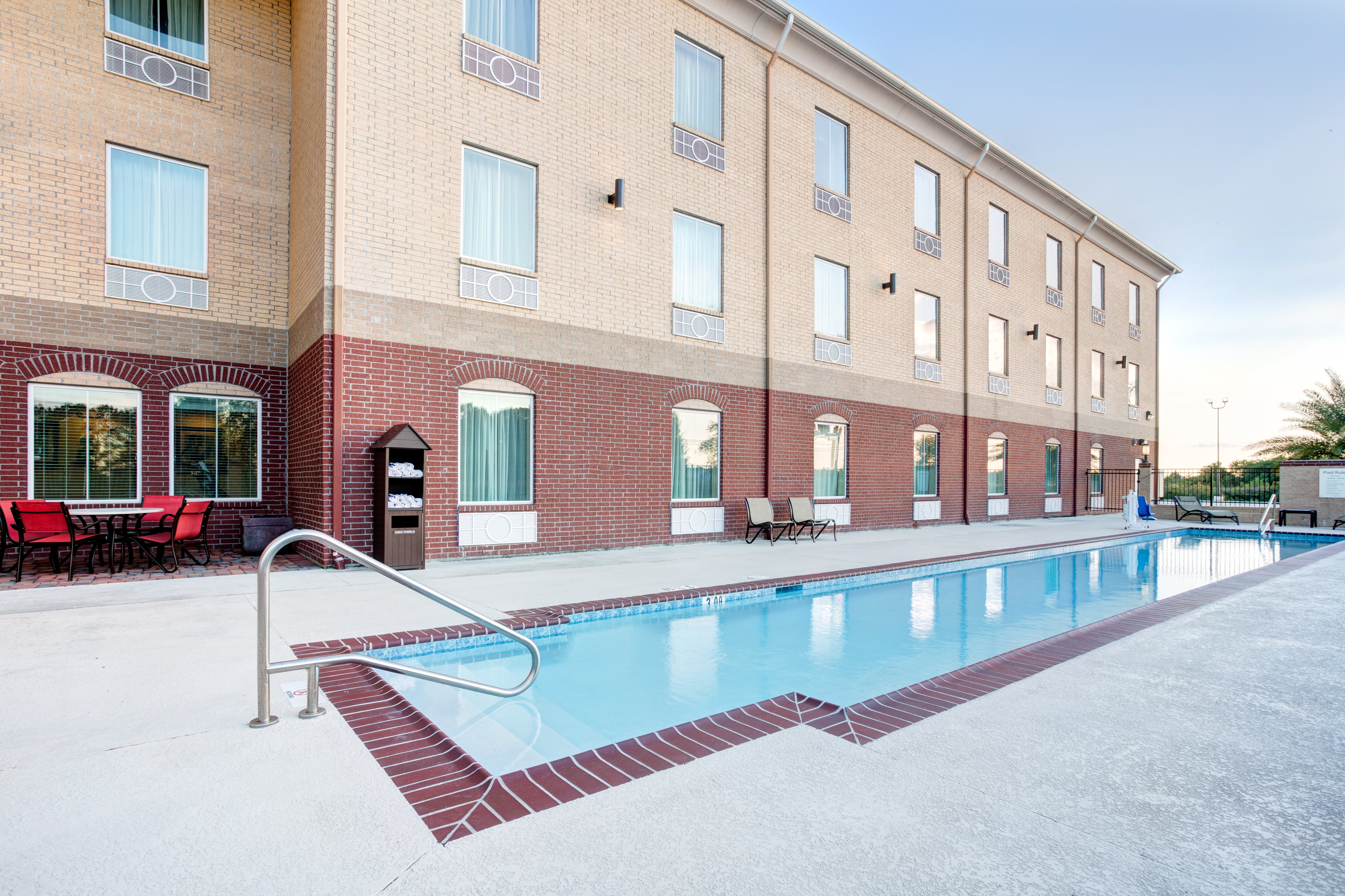 Holiday Inn Express Hotel And Suites Raceland Highway 90 7/49