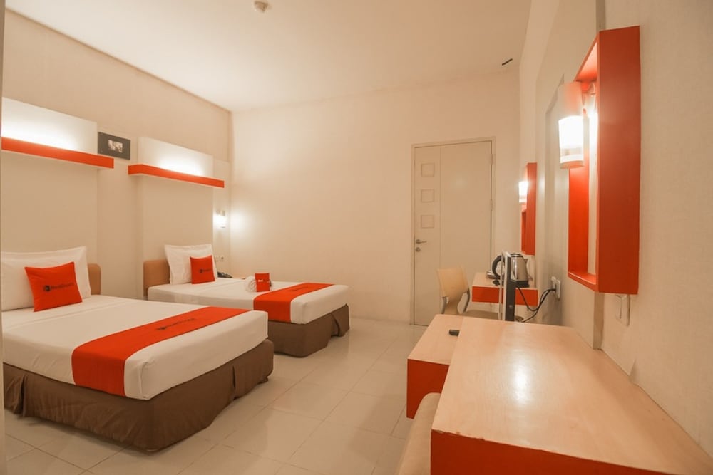 RedDoorz Plus near Kampung Gajah 3 17/39