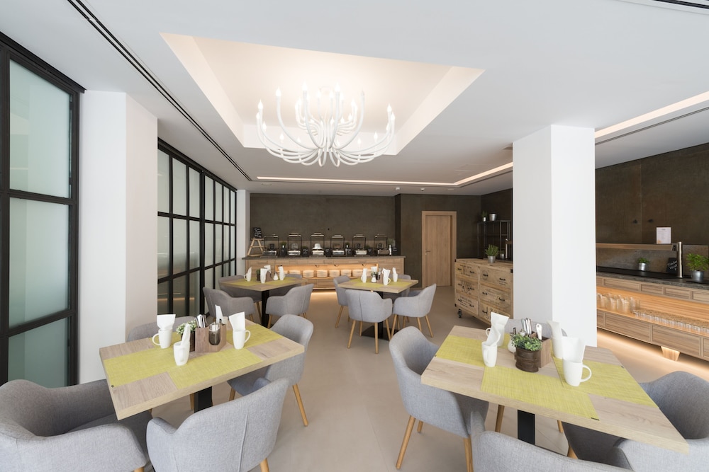 Kyrat Amarac Suites 30/41