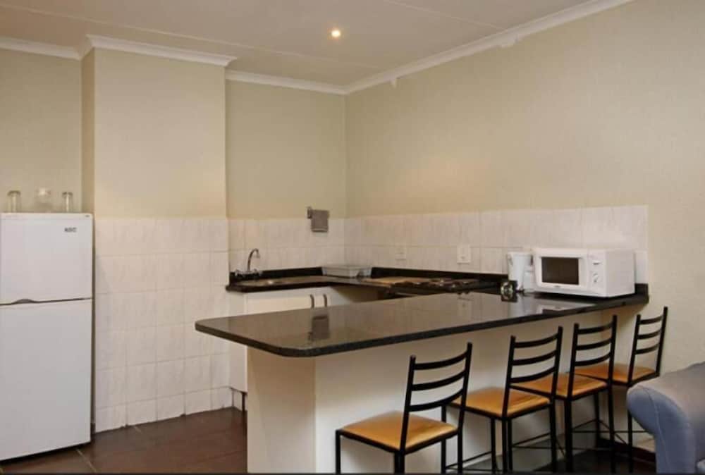 Vetho 2 Apartments OR Tambo Airport 24/31