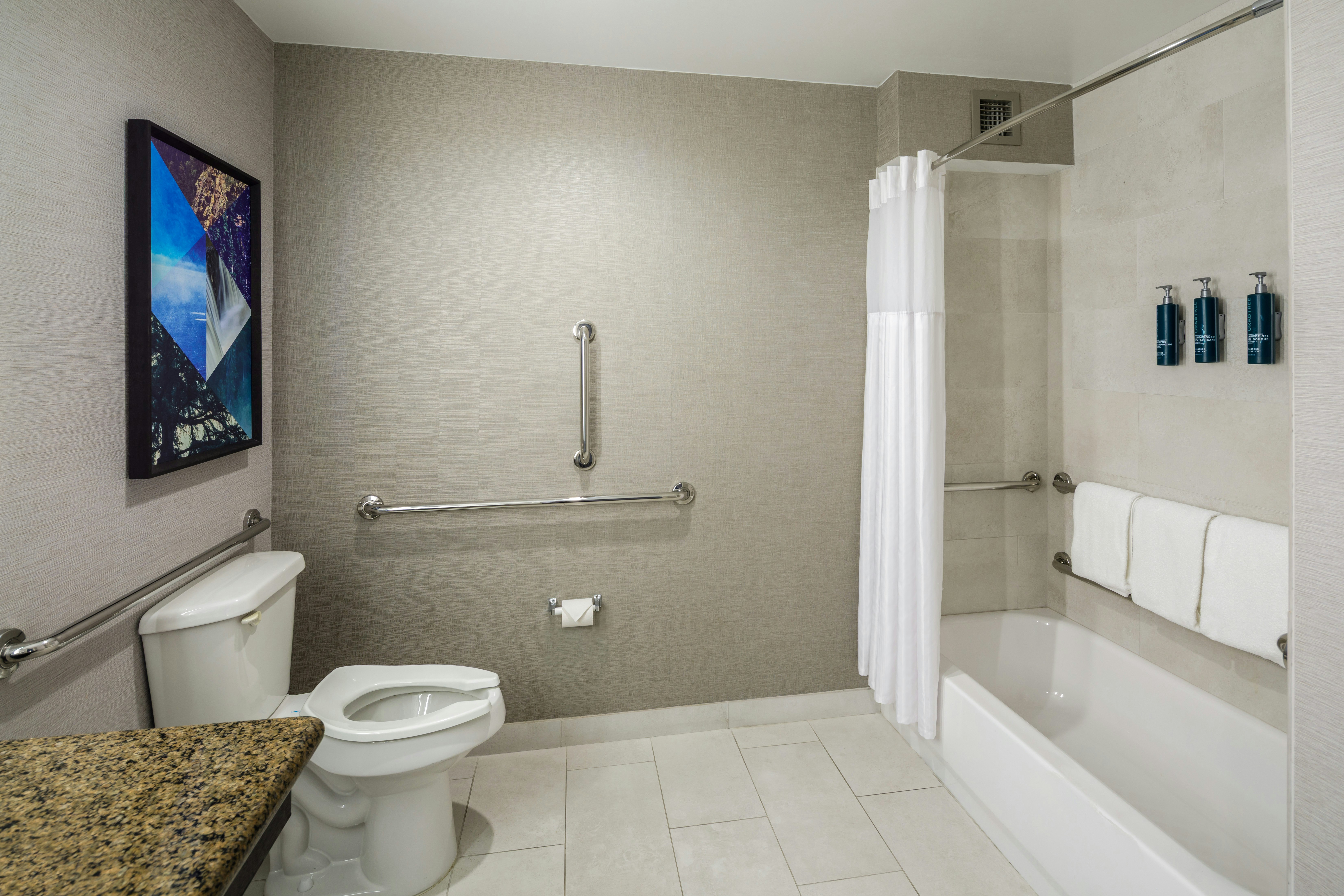 Suite, 2 Queen Beds, Accessible
