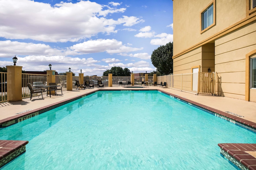 La Quinta Inn and Suites by Wyndham Brownwood 5/37