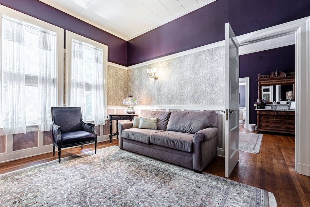 Vrooman Mansion Bloomington 46/72